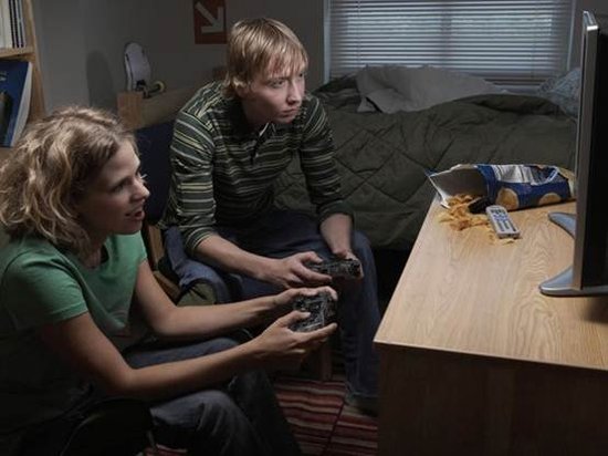 研究显示青少年玩游戏比看电视“更健康”