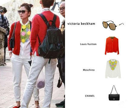 刘涛在《花儿与少年》中与张翰穿着的“情侣红衣”给人留下极深印象。这套惹眼的装扮十足凸显了刘涛的阔太范儿。但你可能不知道，她这套全身都为名牌。红色的外套显得刘涛起色非常好，白衬衫的花朵衬托了花儿与少年的主题，白色的裤子令她更有轻熟女的Feel，黑色的链条包也很出彩。