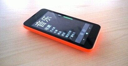 诺基亚WP8.1新机Lumia X真机曝光