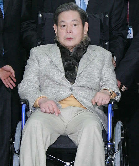 三星会长因呼吸道疾病夜间住院：接受心肺复苏术