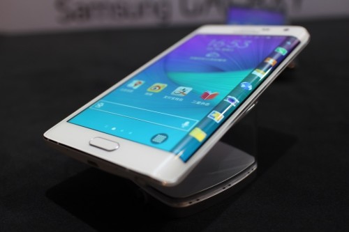 三星Galaxy Note Edge显然比Note4更受关注
