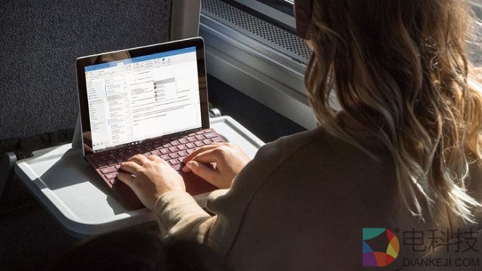 微软发布Surface Go平板电脑：主打教育市场 售399美元起